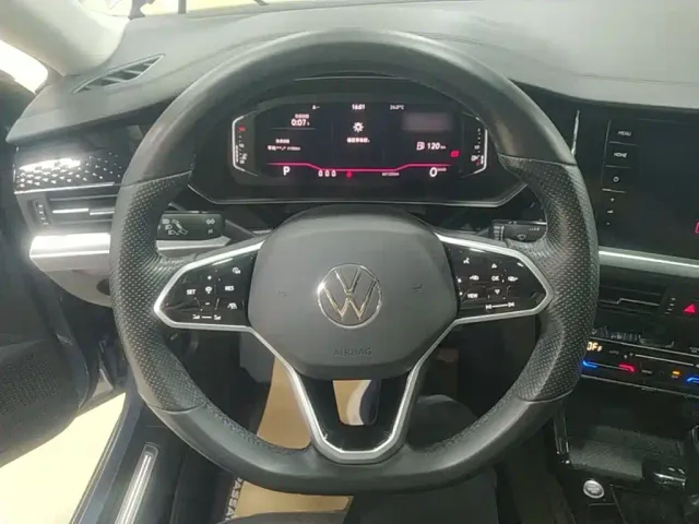 Volkswagen Passat — Фото автомобиля 10