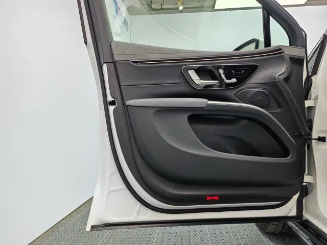 Mercedes-Benz EQS SUV — Фото автомобиля 13