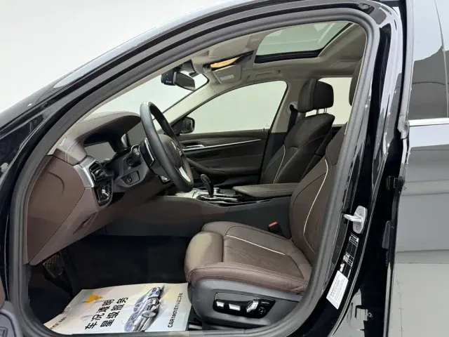 BMW 5 Series — Фото автомобиля 16