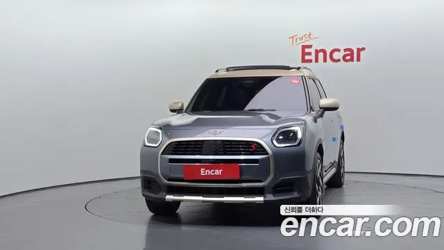 MINI Countryman 3rd Gen — Фото автомобиля 3
