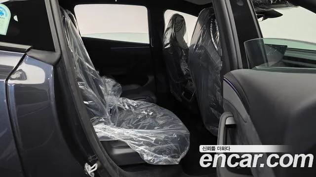 Tesla Model Y — Фото автомобиля 12