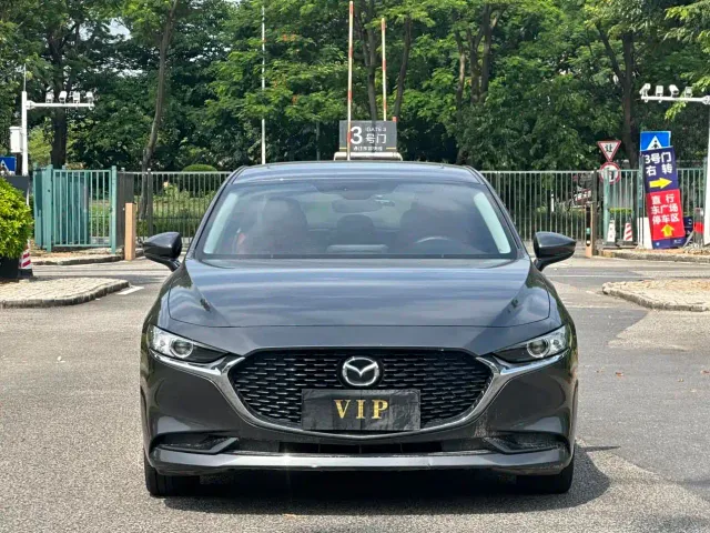 Mazda Axela — Фото автомобиля 2