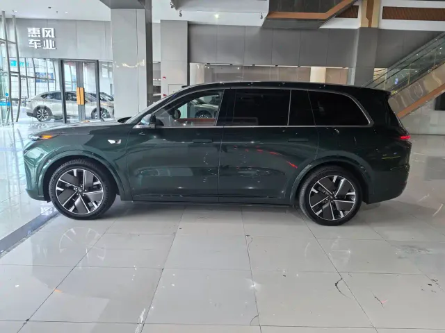 Li Auto L9 — Фото автомобиля 5
