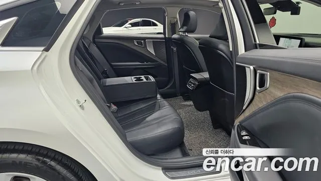 Kia K8 — Фото автомобиля 10