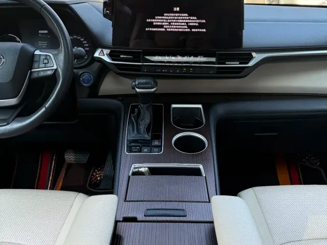 Toyota Granvia — Фото автомобиля 8