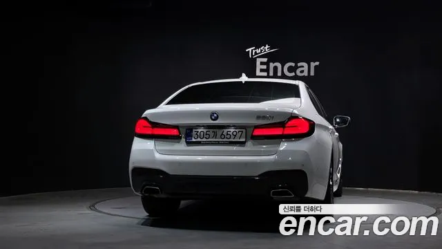 BMW 5-Series — Фото автомобиля 4