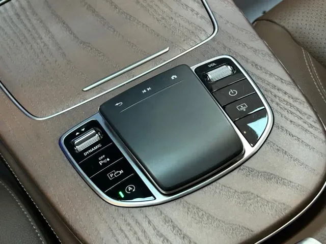 Mercedes-Benz E-Class — Фото автомобиля 17
