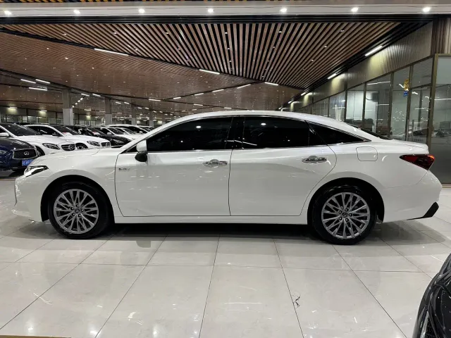 Toyota Avalon — Фото автомобиля 16