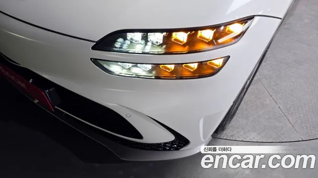 Genesis GV60 — Фото автомобиля 22