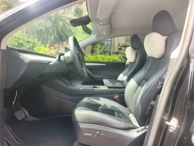 Tesla Model Y — Фото автомобиля 9
