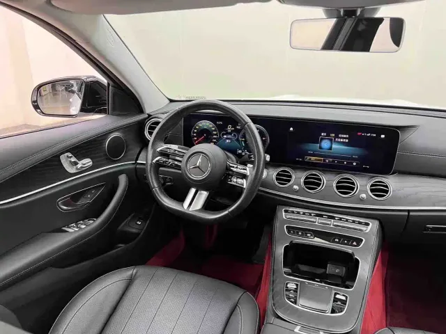 Mercedes-Benz E-Class — Фото автомобиля 15