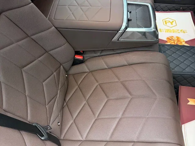 BMW 7 Series — Фото автомобиля 10