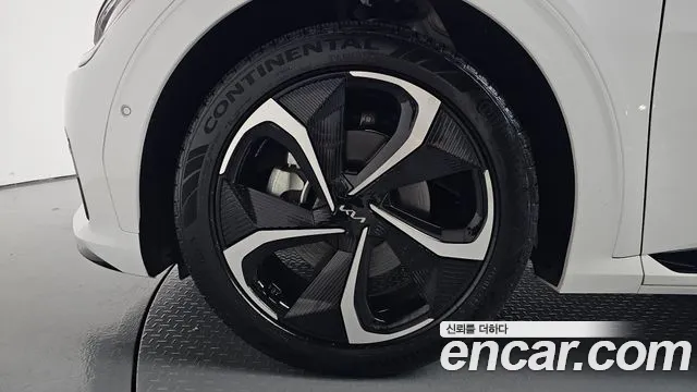 Kia EV6 — Фото автомобиля 4