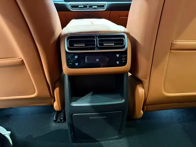 Li Auto L6 — Фото автомобиля 15
