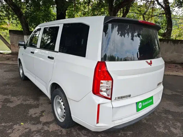 Wuling Hongguang Plus — Фото автомобиля 4