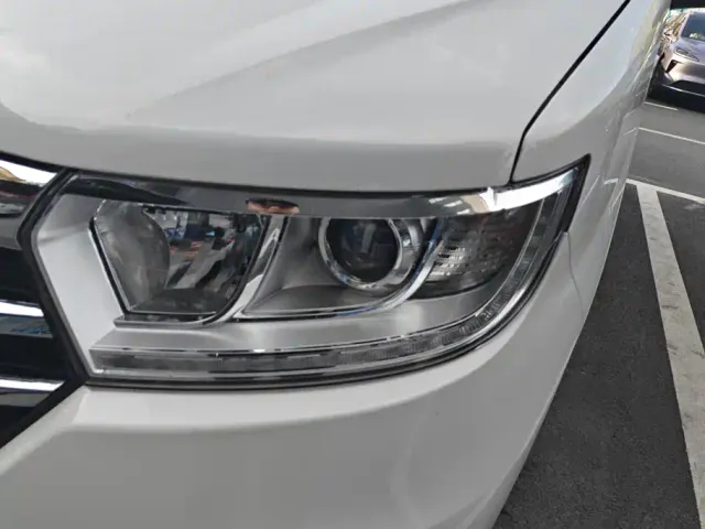 JAC Refine M3 — Фото автомобиля 5