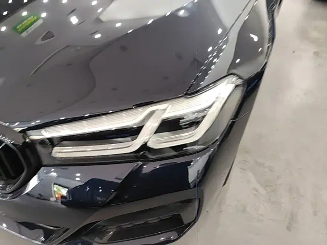 BMW 5 Series — Фото автомобиля 23