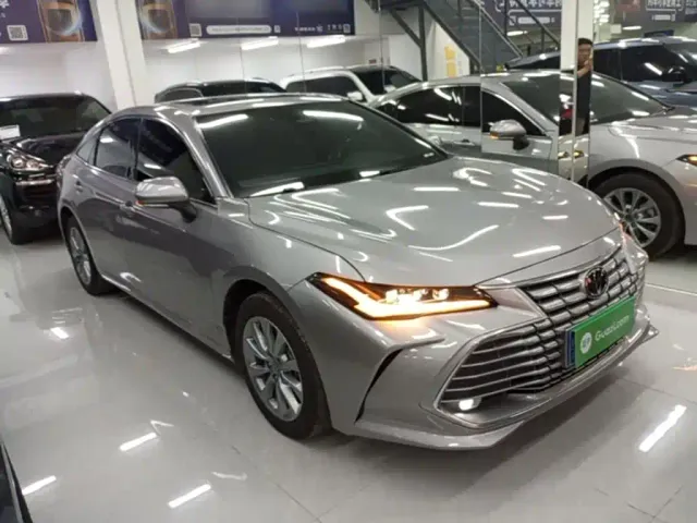 Toyota Avalon — Фото автомобиля 3