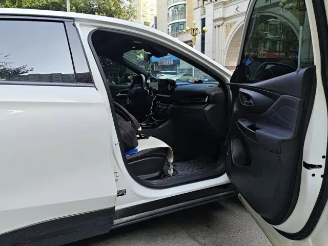 Buick Angyang — Фото автомобиля 8
