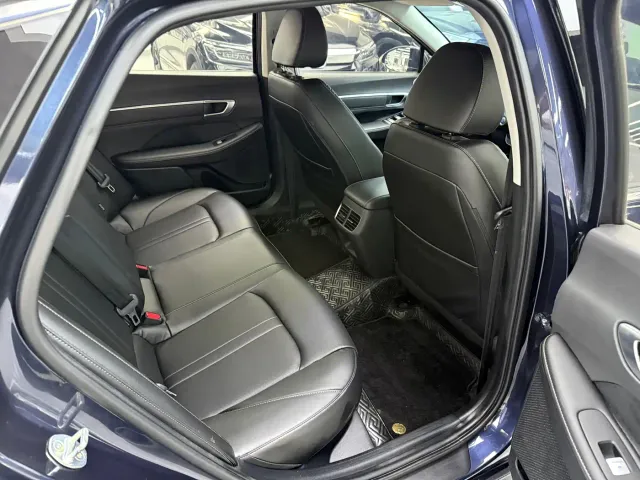Hyundai Sonata — Фото автомобиля 9