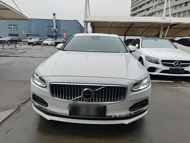 Volvo S90 — Фото автомобиля 2