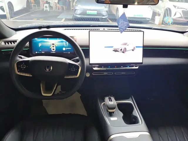 Changan Eado — Фото автомобиля 9