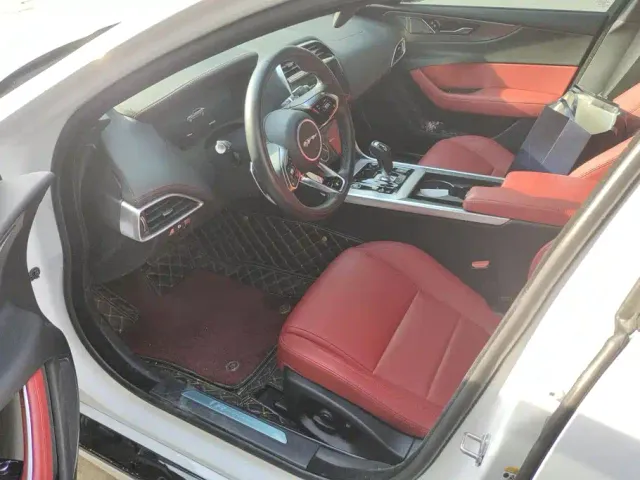 Jaguar XEL — Фото автомобиля 9