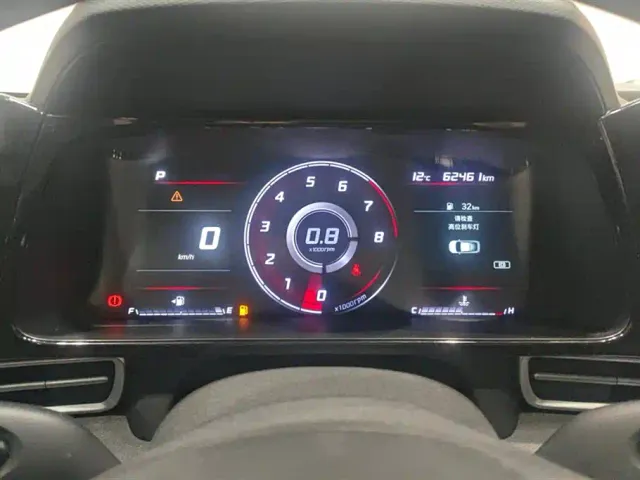 Hyundai Elantra — Фото автомобиля 14