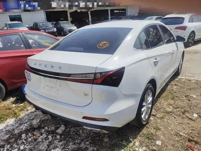 Roewe i5 — Фото автомобиля 6