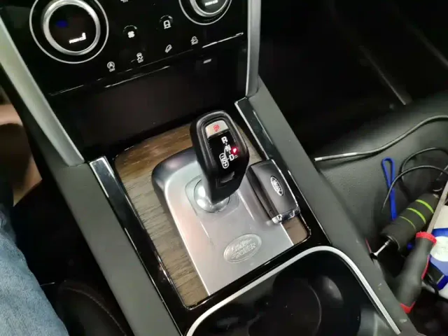 Land Rover Discovery Sport — Фото автомобиля 13
