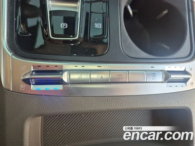 Kia Carnival Generation 4 — Фото автомобиля 8