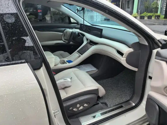 IM Motors LS6 — Фото автомобиля 8