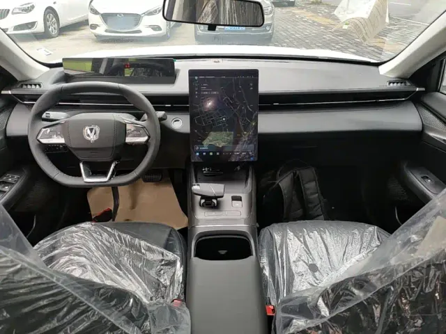 Changan Eado — Фото автомобиля 9