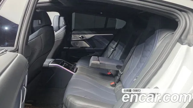 BMW 8 Series G15 — Фото автомобиля 18