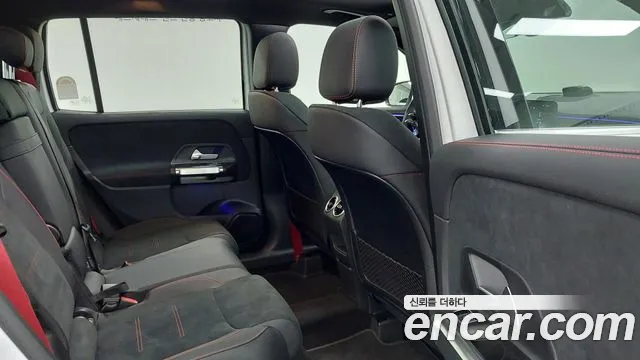 Mercedes-Benz GLB-Class — Фото автомобиля 10