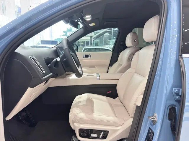 Li Auto L7 — Фото автомобиля 7