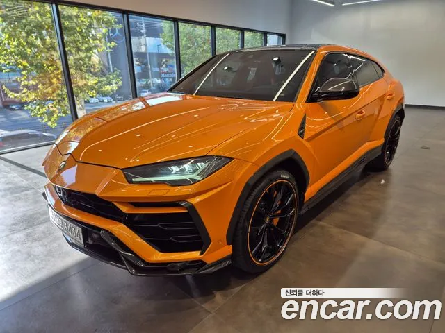 Фотография автомобиля — Lamborghini Urus