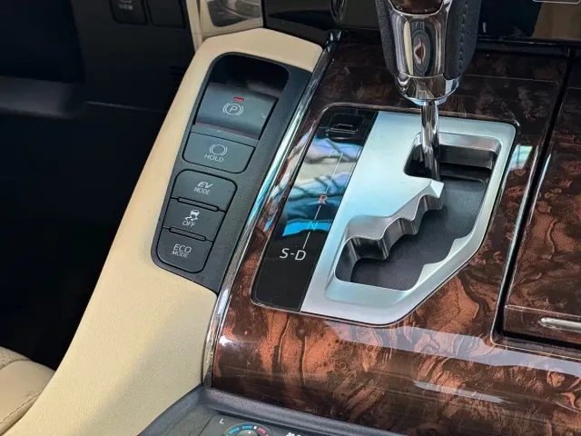 Toyota Alphard — Фото автомобиля 19