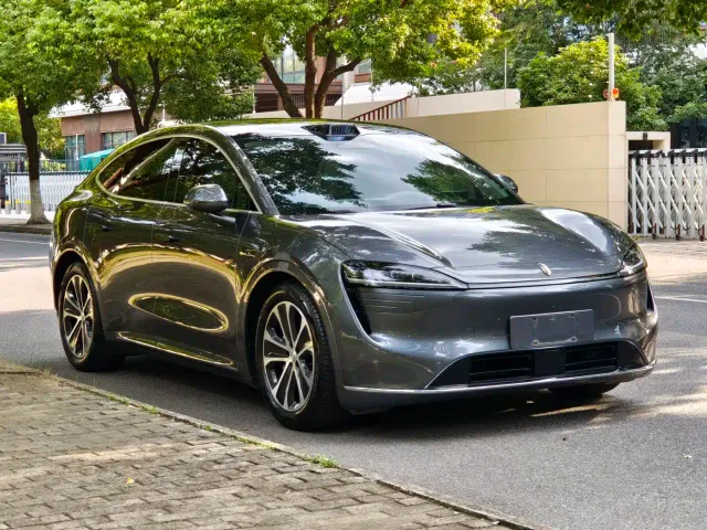 Luxeed R7 — Фото автомобиля 2