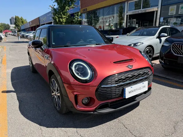 Фотография автомобиля — MINI Clubman