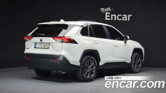 Toyota RAV4 — Фото автомобиля 2