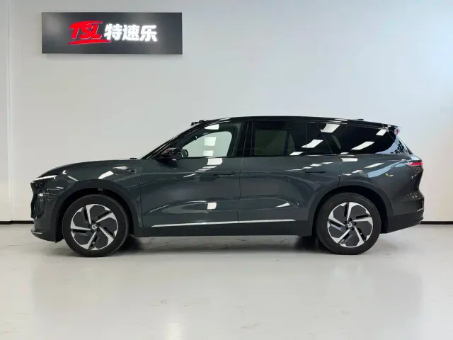 Nio ES8 — Фото автомобиля 3