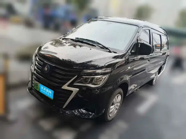 Фотография автомобиля — Forthing Lingzhi