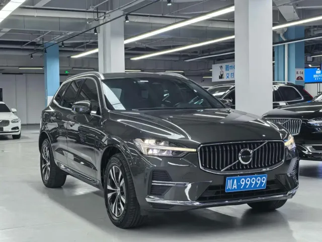 Volvo XC60 — Фото автомобиля 2