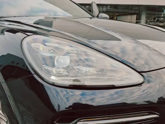 Porsche Cayenne — Фото автомобиля 11
