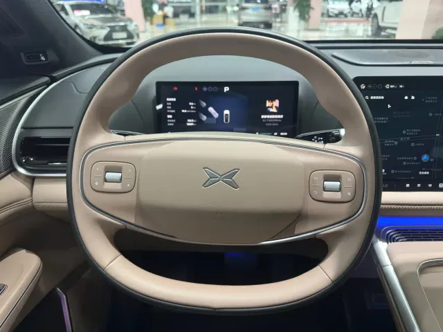 Xpeng G9 — Фото автомобиля 2