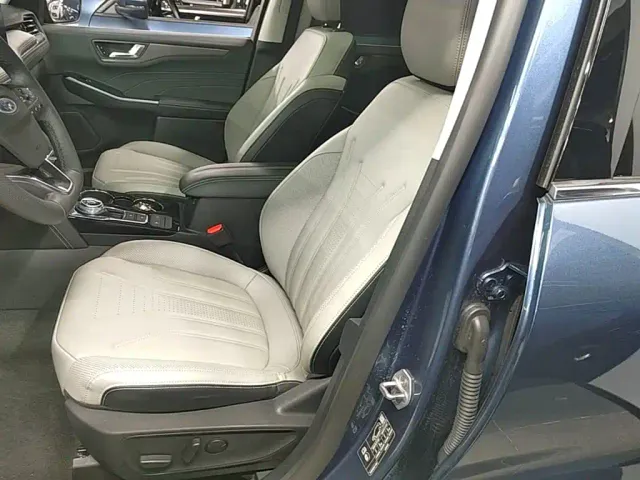 Ford Escape — Фото автомобиля 14