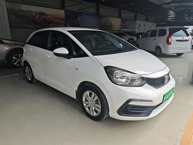 Honda Fit — Фото автомобиля 3