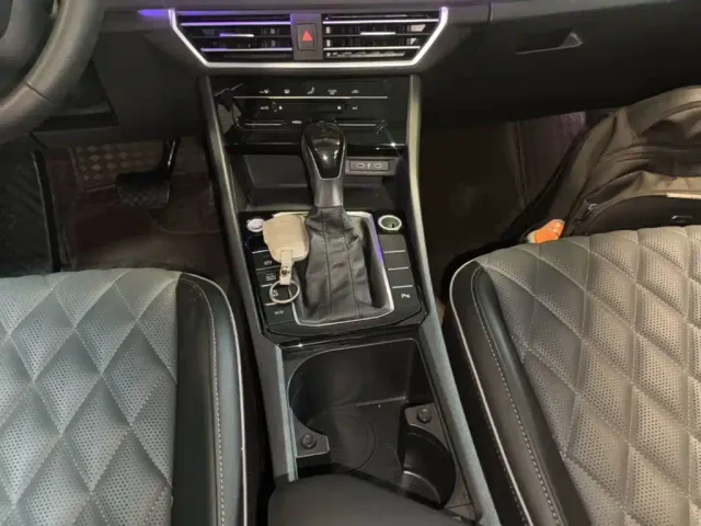 Volkswagen Sagitar — Фото автомобиля 13
