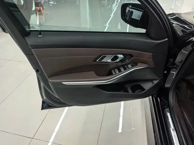 BMW 3 Series — Фото автомобиля 7